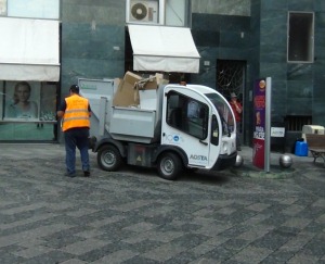 Aosta, dietrofront del Comune: torna il porta a porta per i commercianti