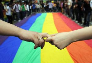 Arcigay Valle d'Aosta denuncia: 18enne vittima di sputi e minacce
