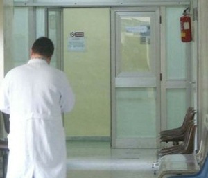 Assistenza ospedaliera, i valdostani bocciano il vitto ma promuovono il rapporto medico-paziente