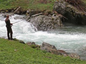 Valle d'Aosta, dal 27 marzo aperta la pesca nei corsi d'acqua