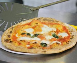 Coldiretti: in 2 pizze su 3 mozzarella lituana e pomodoro cinese