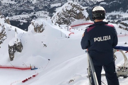 Polizia sugli sci