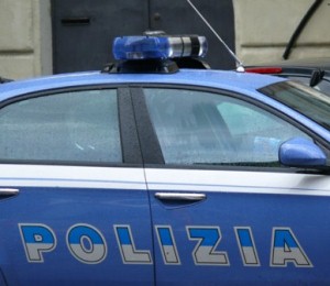 Guida senza patente né assicurazione: polizia di Aosta eleva maxi multa