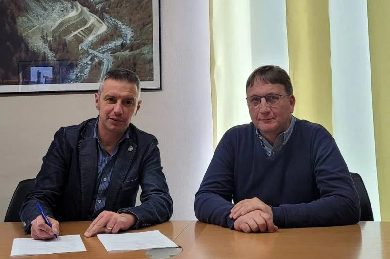 L'assessore Davide Sapinet e il sindaco Marco Sucquet