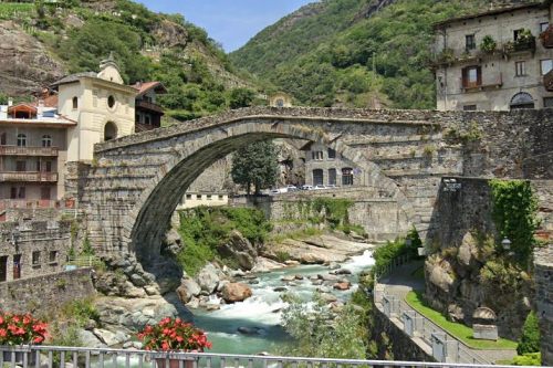 Ponte romano di Pont-Saint-Martin