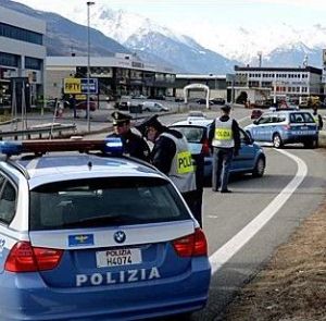 Pullman circolava abusivamente: salta la gita a Genova per una scolaresca di Aosta