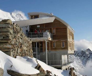 Sul Monte Bianco con le figlie di 4 e 6 anni