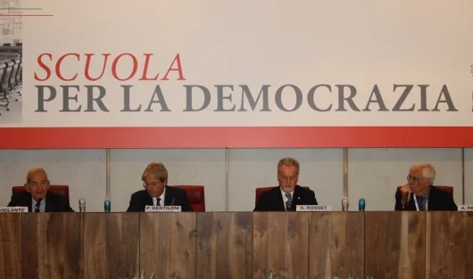 scuola-democrazia17x530