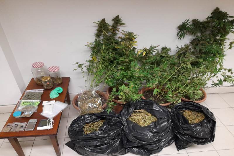 Coppia di Aosta arrestata: nell'appartamento 5 kg di marijuana