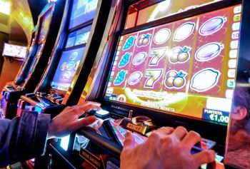 Aosta, da aprile limiti agli orari di funzionamento per slot e videopoker