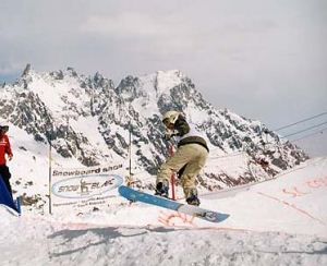 Oltre 100 rider a Cervinia per lo Snowboard cross 