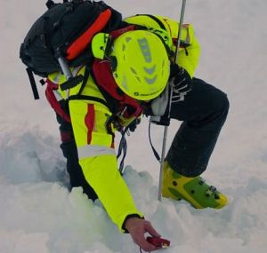 Alpinisti cadono un crepaccio sul Monte Rosa: illesi