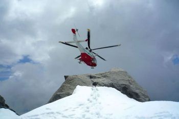 Monte Bianco, soccorso alpino in azione sulle Grandes Jorasses