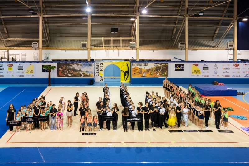 A Saint-Vincent 160 ginnaste per il saggio finale del Club des Sports