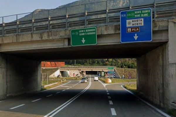Raccordo A5-SS27, AVS: bloccare il traffico pesante di passaggio