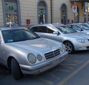 Aosta, agente si finge cliente per "incastrare" un tassista abusivo