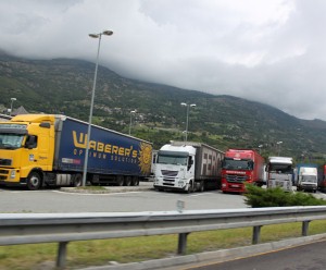 Inquinamento sotto i limiti di legge ai trafori Monte Bianco e Gran San Bernardo