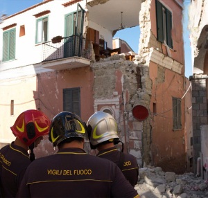 Terremoto Ischia, in partenza due vigili del fuoco valdostani