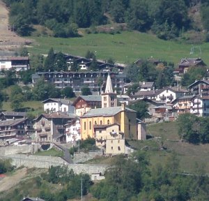 Maltempo, tre persone evacuate a Torgnon e chiusa una strada comunale