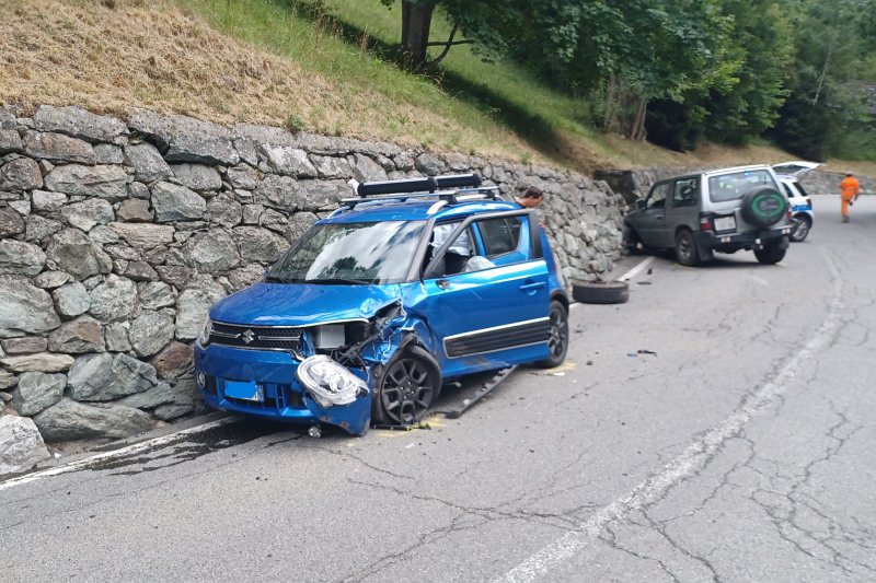 Incidente stradale a Valtournenche, due feriti lievi