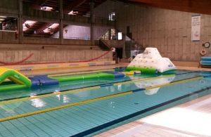 Verrès, una montagna di ghiaccio in piscina