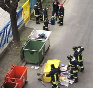 Aosta, preoccupazione al quartiere Cogne per bombole del gas gettate senza valvola di sicurezza