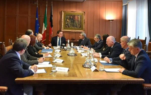 Ministro Boccia: "Valle d'Aosta laboratorio su cambiamenti climatici"