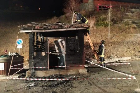 Incendio deposito cartoni