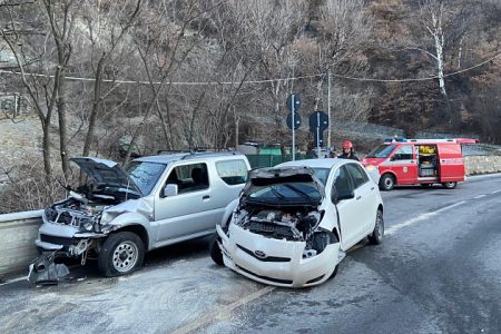 Incidente stradale (foto Vvf)
