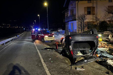 Incidente stradale a Gressan (foto Vigili del fuoco)