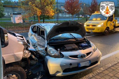 Incidente stradale in via Vittime del Col du Mont