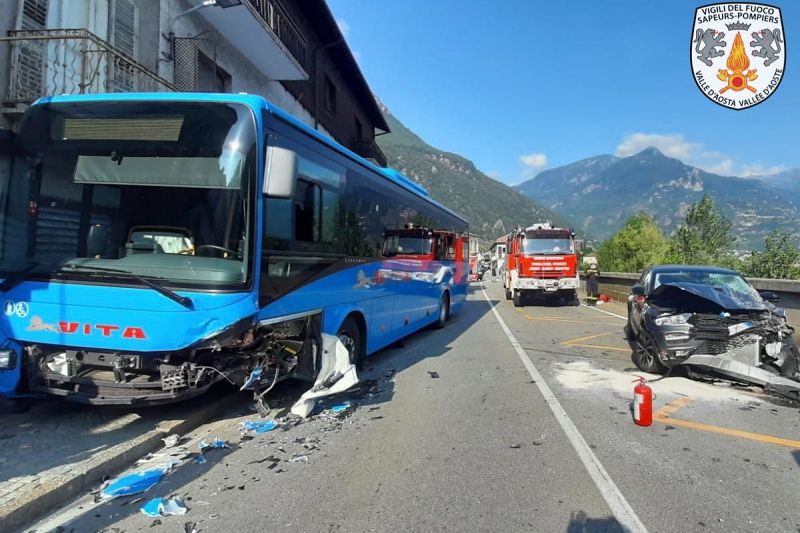 Scontro frontale a Donnas