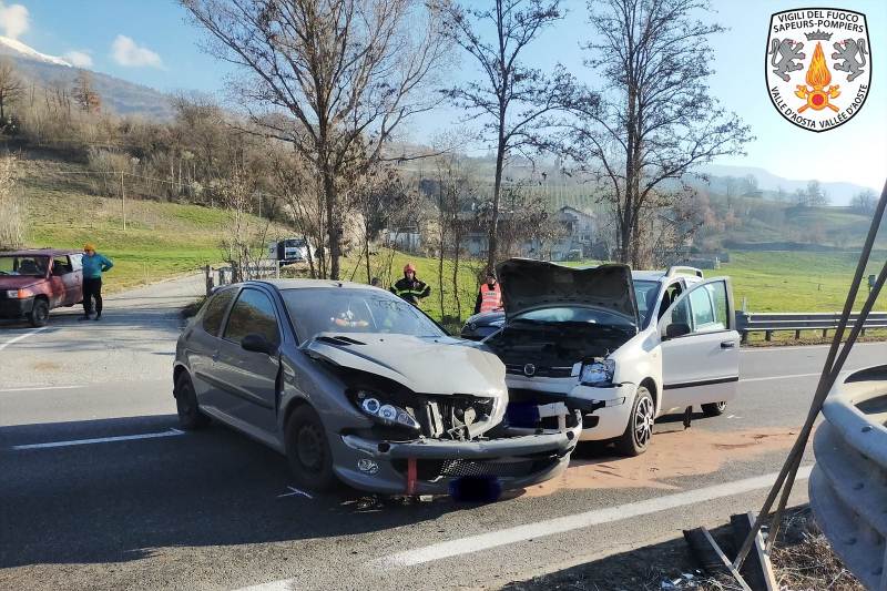 Incidente stradale a Verrayes, rallentamenti sulla Statale 26