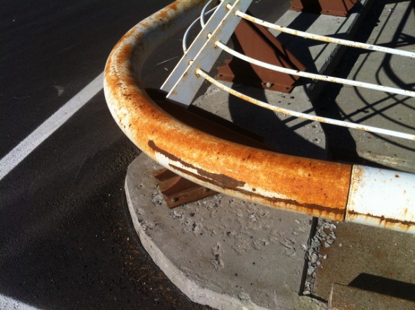 Aosta, il degrado del "nuovo" ponte sul torrente Buthier