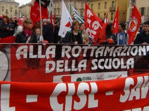 Flash mob ad Aosta contro la Buona scuola