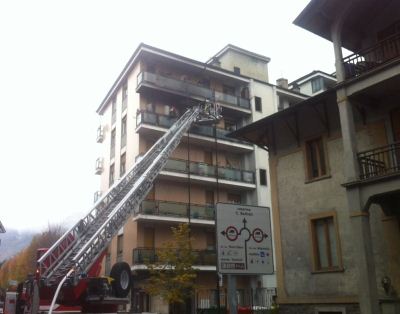 Aosta, scoppio in un appartamento in via Adamello - VIDEO