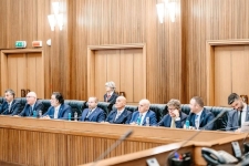 Volano gli stracci in Consiglio Valle tra Forza Italia e gli ex alleati