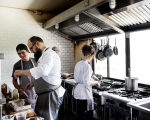 Come strutturare l’angolo lavapiatti in una cucina professionale