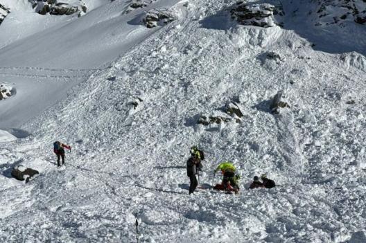 Valanga in zona Passo dei Salati, ferito un freerider