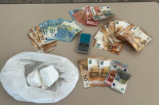 Sorpresa con cocaina in casa, 25enne arrestata dai Carabinieri